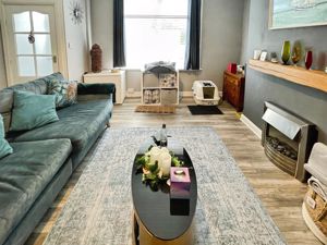 Lounge- click for photo gallery